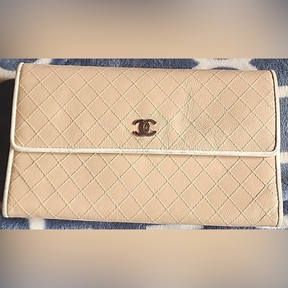 Chanel Beige/Cream Lambskin Leather Front Snap Diamond Trifold Long Wallet COA - Picture 2 of 13